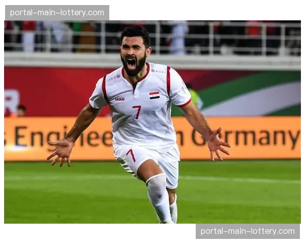 争议点球全过程：VAR介入判定格拉纳达后卫禁区手球