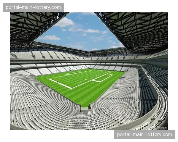 欧战席位关键战前，法兰克福球迷发起巨型TIFO筹备活动